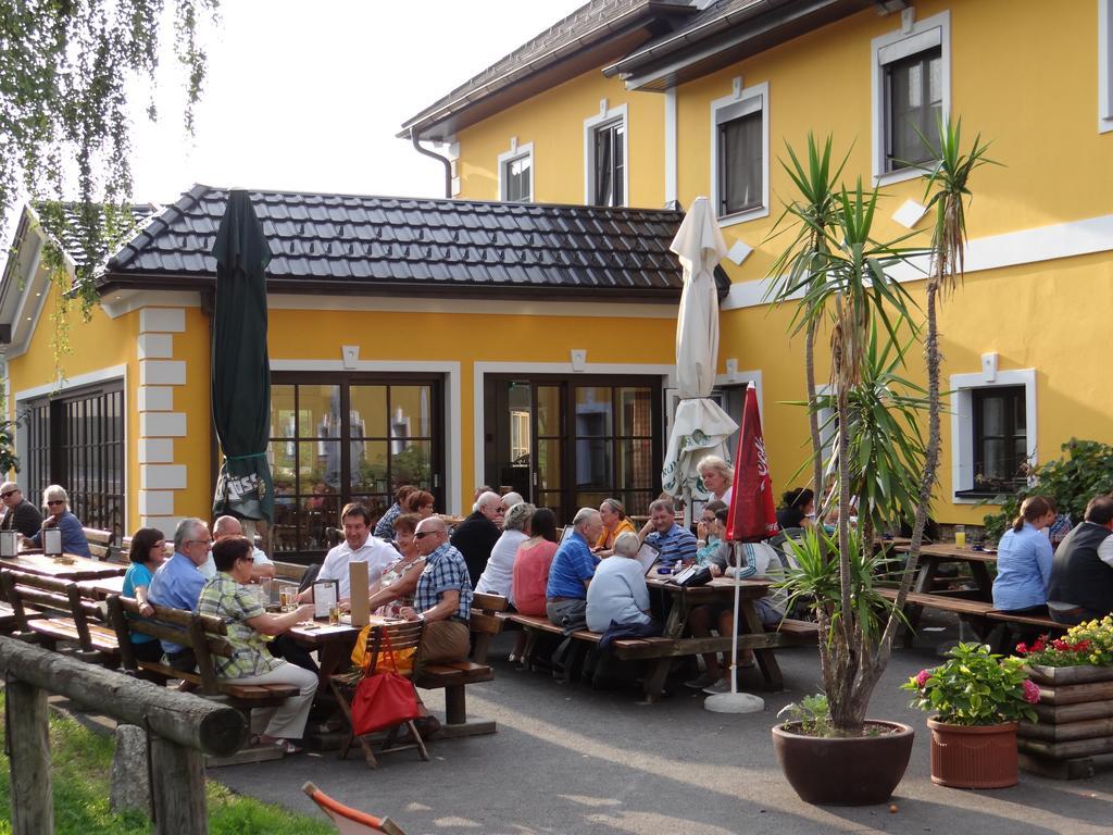 Hotel Perbersdorfer Heuriger Neuhofen an der Ybbs Esterno foto