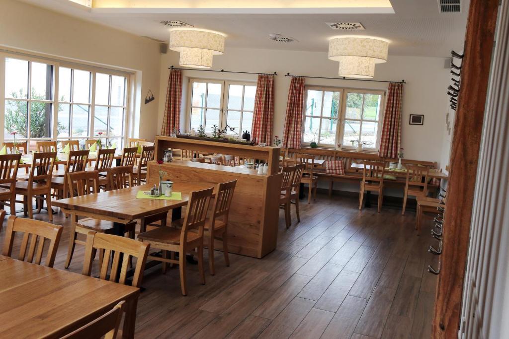 Hotel Perbersdorfer Heuriger Neuhofen an der Ybbs Esterno foto